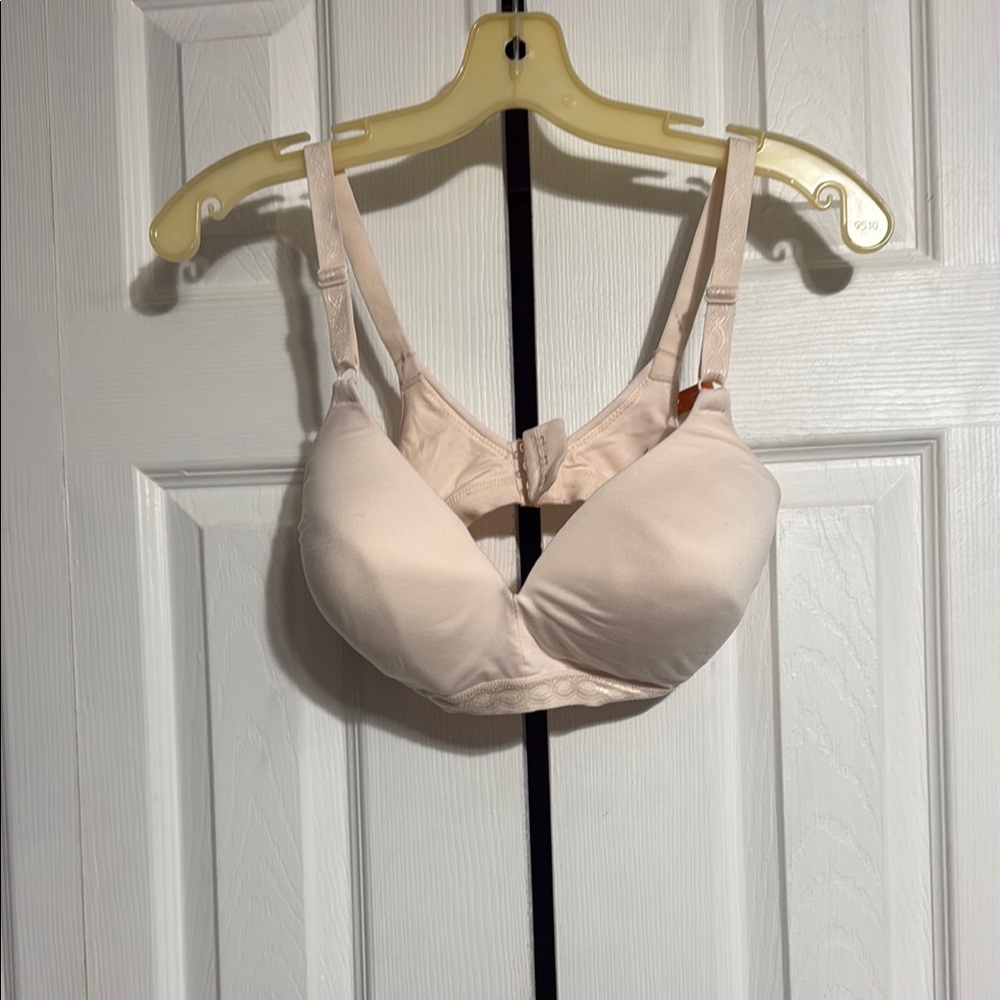 Warners Cloud 9 wireless light blush soft bra size 36D